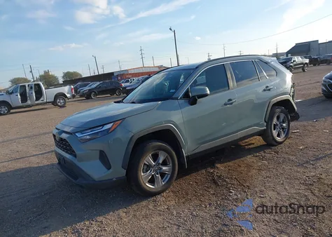 2022 Toyota Rav4 Hybrid Xle z USA, uszkodzony, nr VIN 2T3RWRFV9NW130651